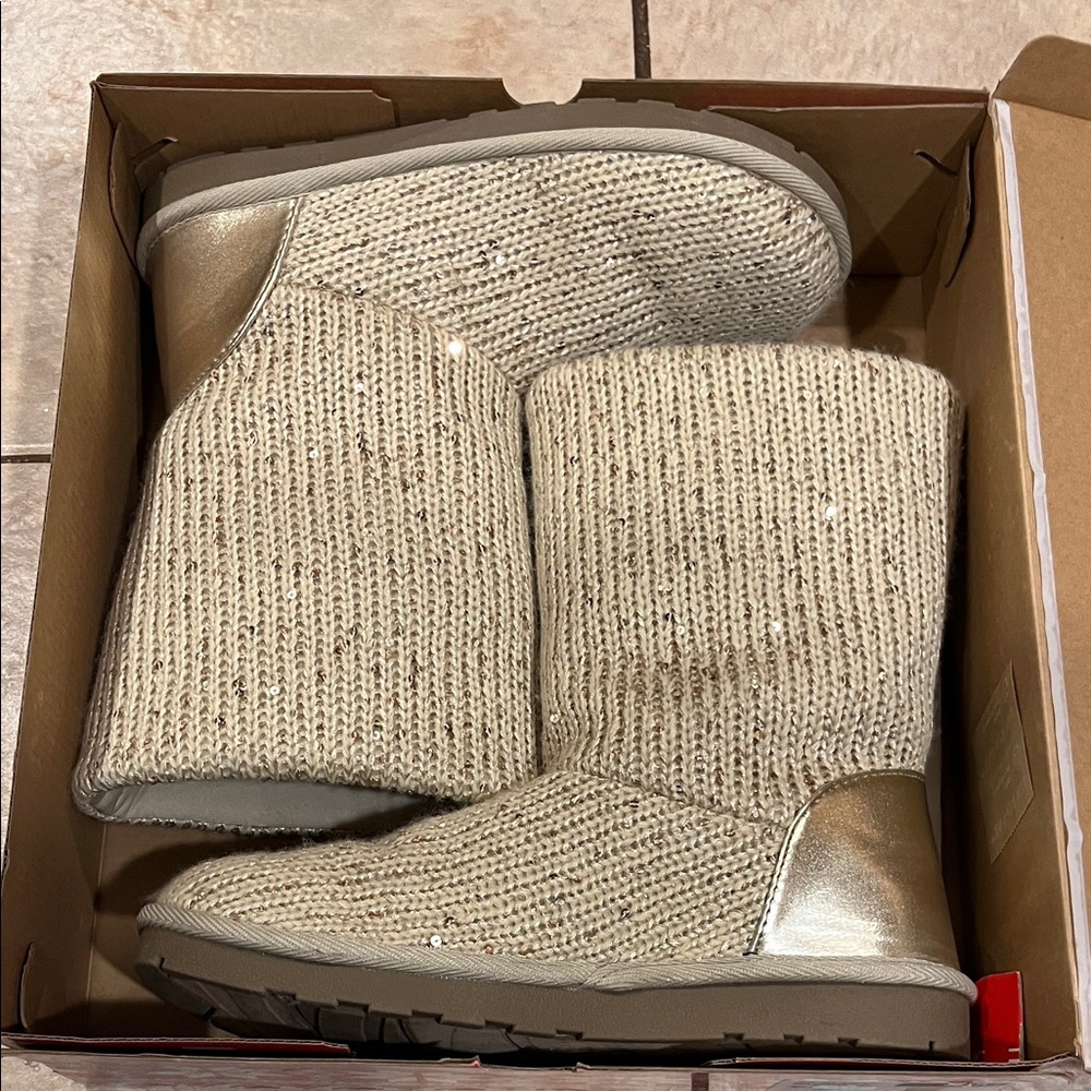 Arizona Jean Company Cream/Gold Sparkle Knit Women's Boots